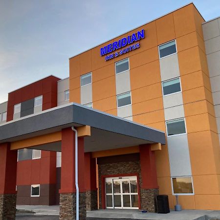 Meridian Inn & Suites Regina Airport Exterior foto